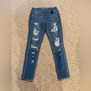 American Eagle Distressed Tomgirl Jeans NWT Size 6 LONG